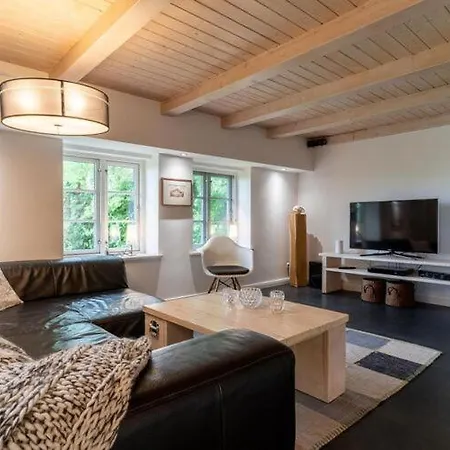 Thatched In Holiday home *