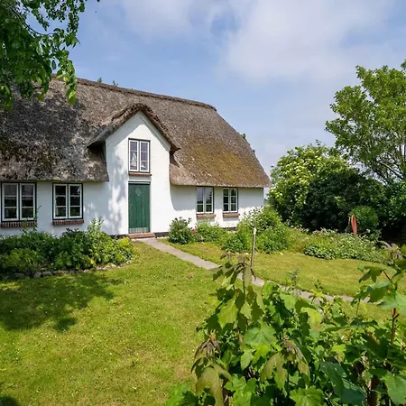 Reetgedecktes In Mit Sauna *