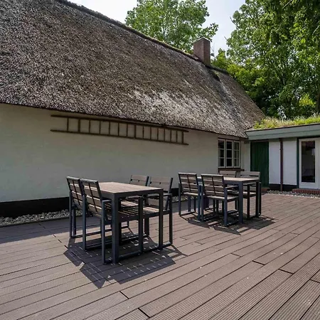 Reetgedecktes In Mit Sauna Σπίτι διακοπών