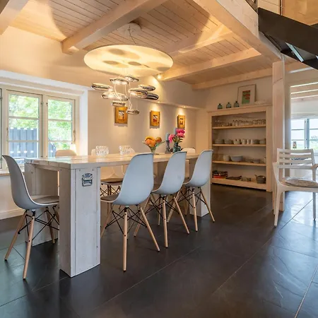 Reetgedecktes In Mit Sauna Σπίτι διακοπών *