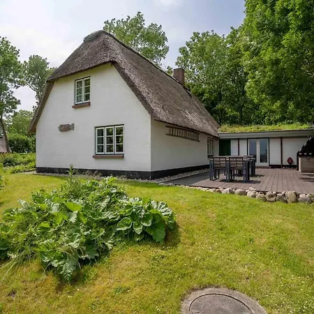 Σπίτι διακοπών Reetgedecktes In Mit Sauna Westerhever