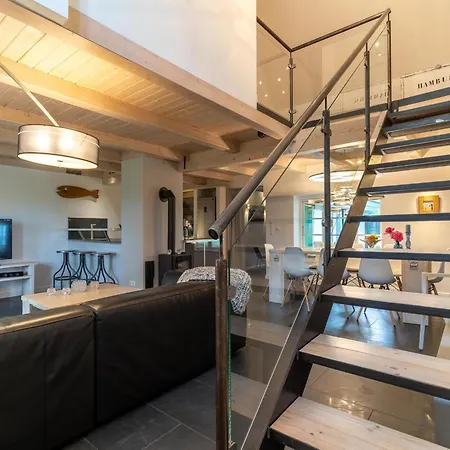 Σπίτι διακοπών Reetgedecktes In Mit Sauna Westerhever