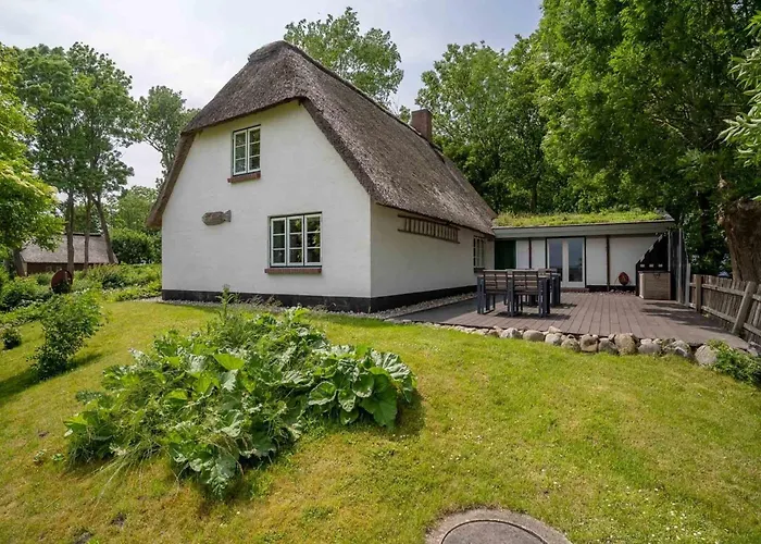 펜션 Reetgedecktes In Mit Sauna 베스테르헤버