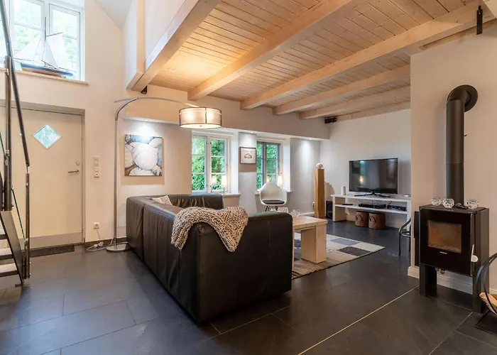 Reetgedecktes In Mit Sauna 베스테르헤버